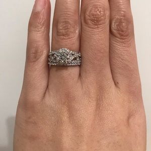 New silver round twisted wedding set engagement